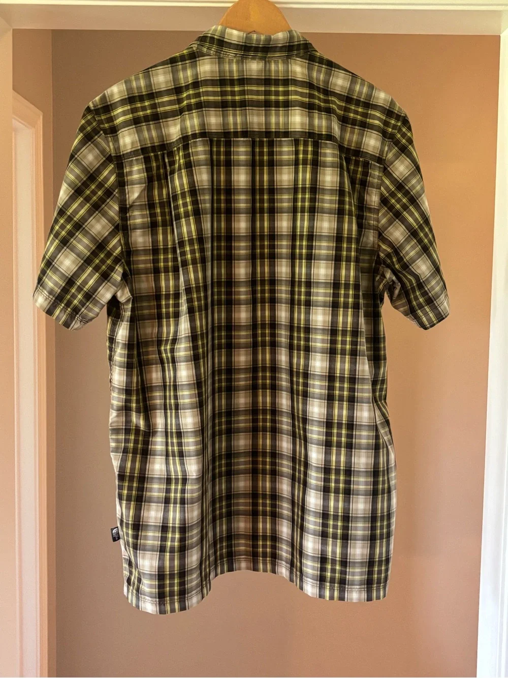 The North Face Men's Short-Sleeve Plaid Button-Down Shirt - Green/Black/White